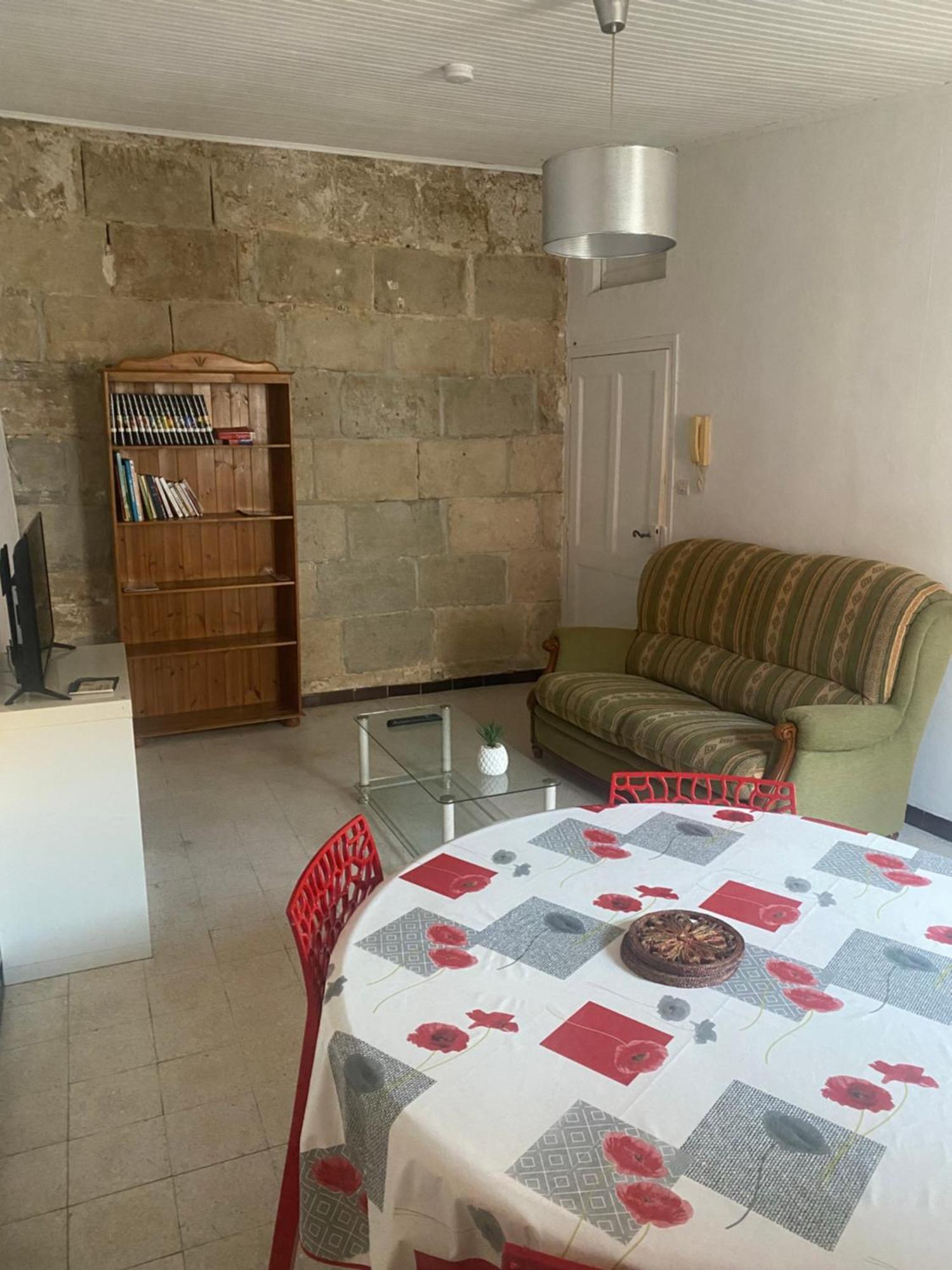 בובר Maison De Ville Proche Mer, En Camargue Sur Le Chemin De Saint Jacques De Compostelle, Clim Reversible מראה חיצוני תמונה