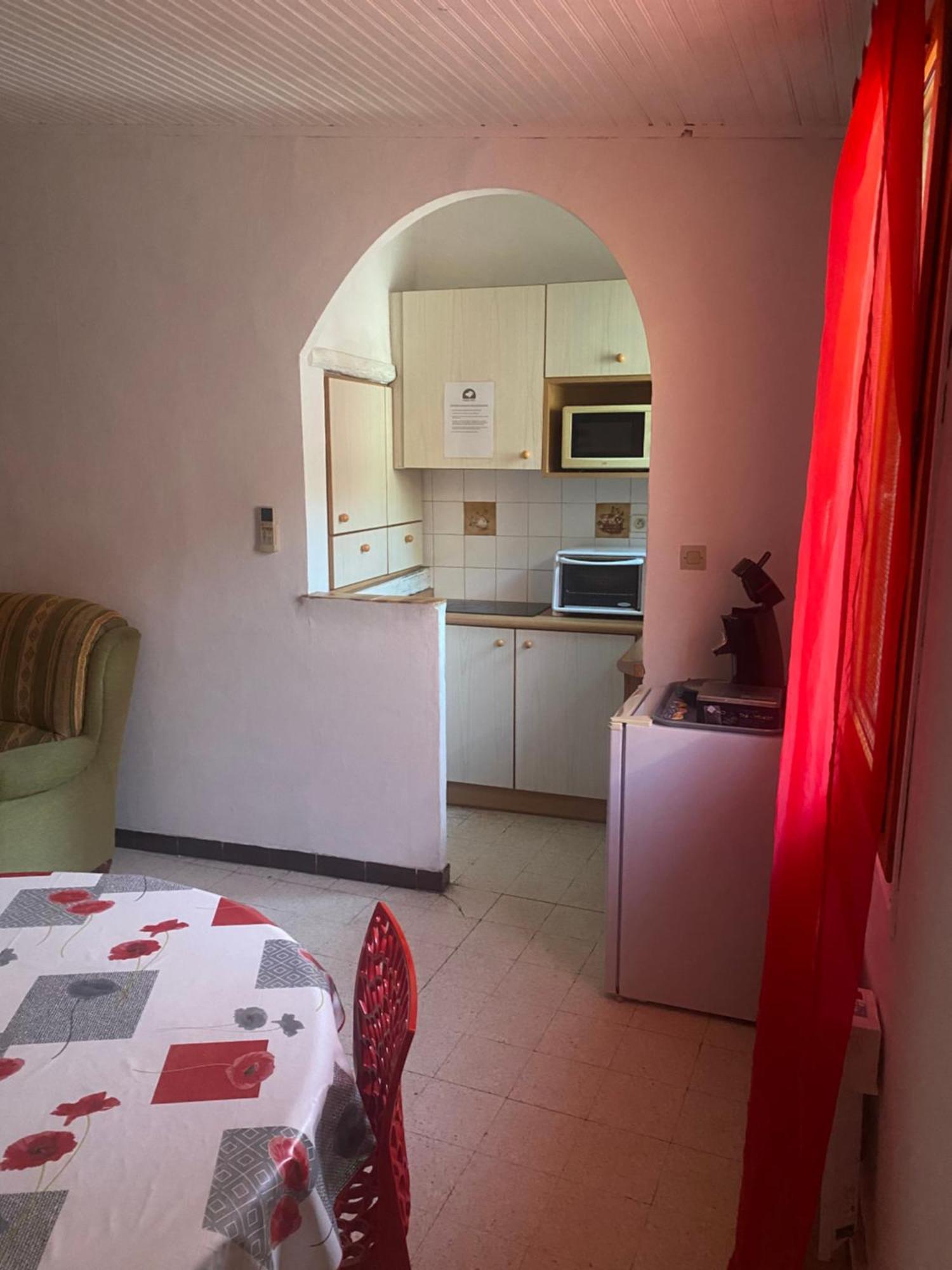 בובר Maison De Ville Proche Mer, En Camargue Sur Le Chemin De Saint Jacques De Compostelle, Clim Reversible מראה חיצוני תמונה
